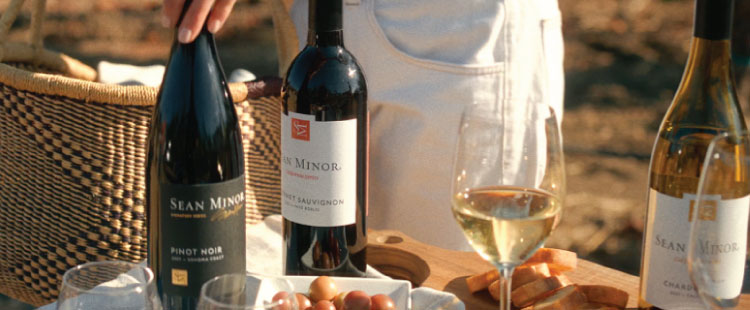 Sean Minor Wines in a picnic setting