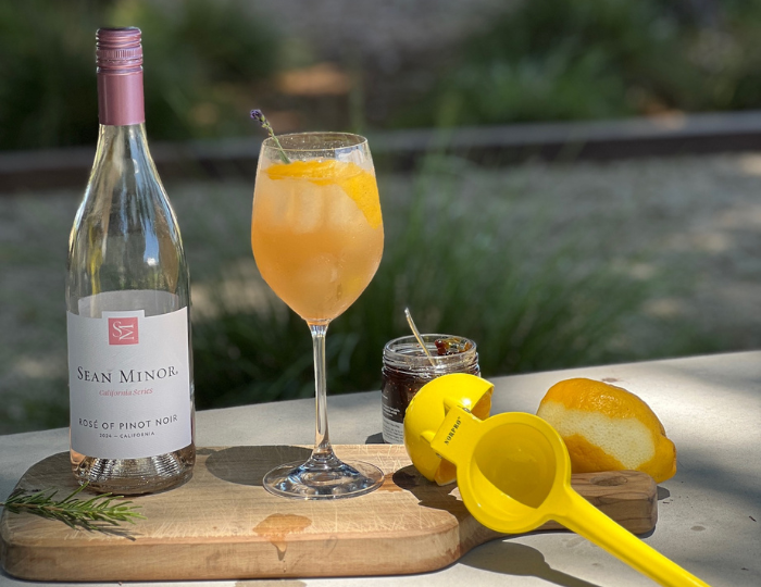 Rose spritz cocktail